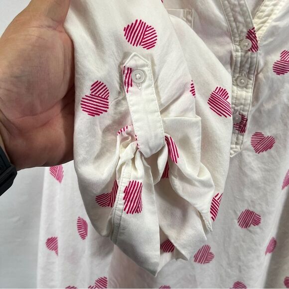 Torrid Cream Blouse with Pink Heart Pattern - Picture 4 of 11